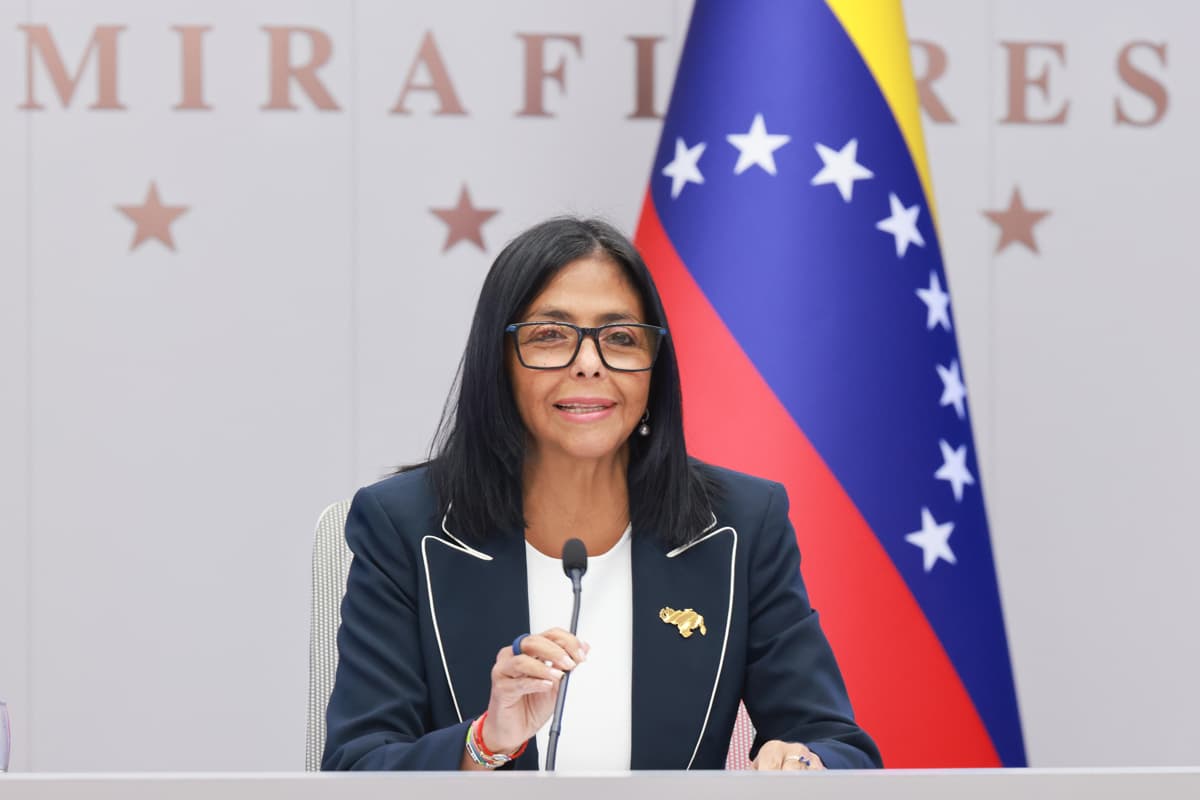Delcy Rodríguez solicita al Rey Carlos III liberar el oro venezolano