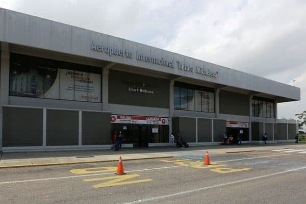 Colapso en Aeropuerto de Valencia: Colas y Desesperación por Desvío de Vuelos