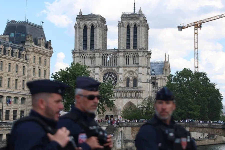 Francia Mobiliza 20,000 Efectivos para Frenar Posibles Disturbios