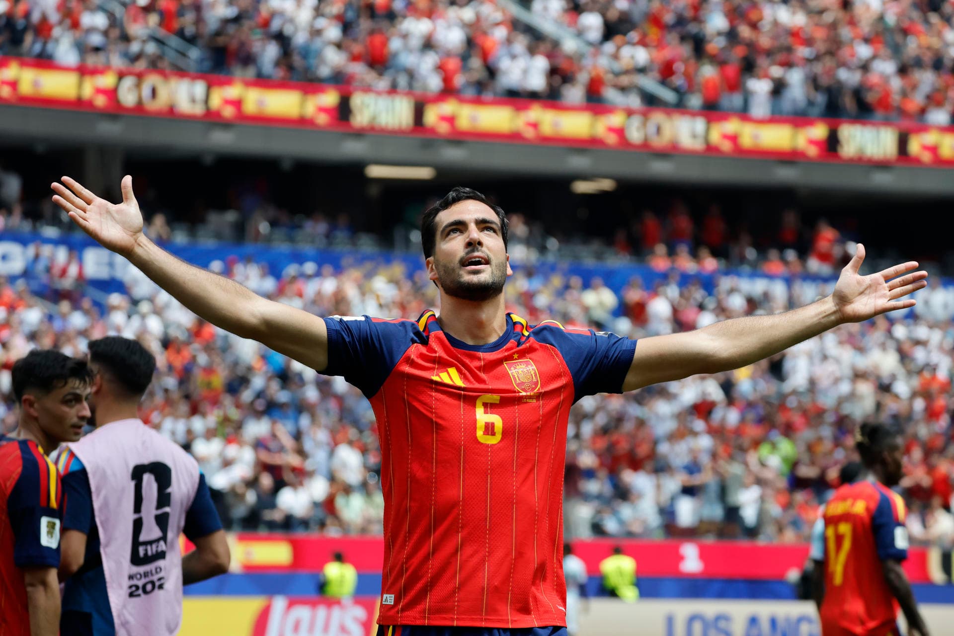 España avanza a semifinales con gol de Merino en el último suspiro