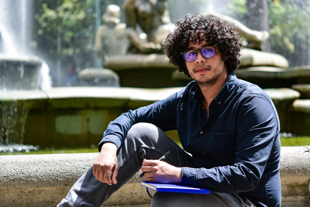 Zorian Ramírez Espinoza: Triunfo en el Concurso Anual de Poesía 2023