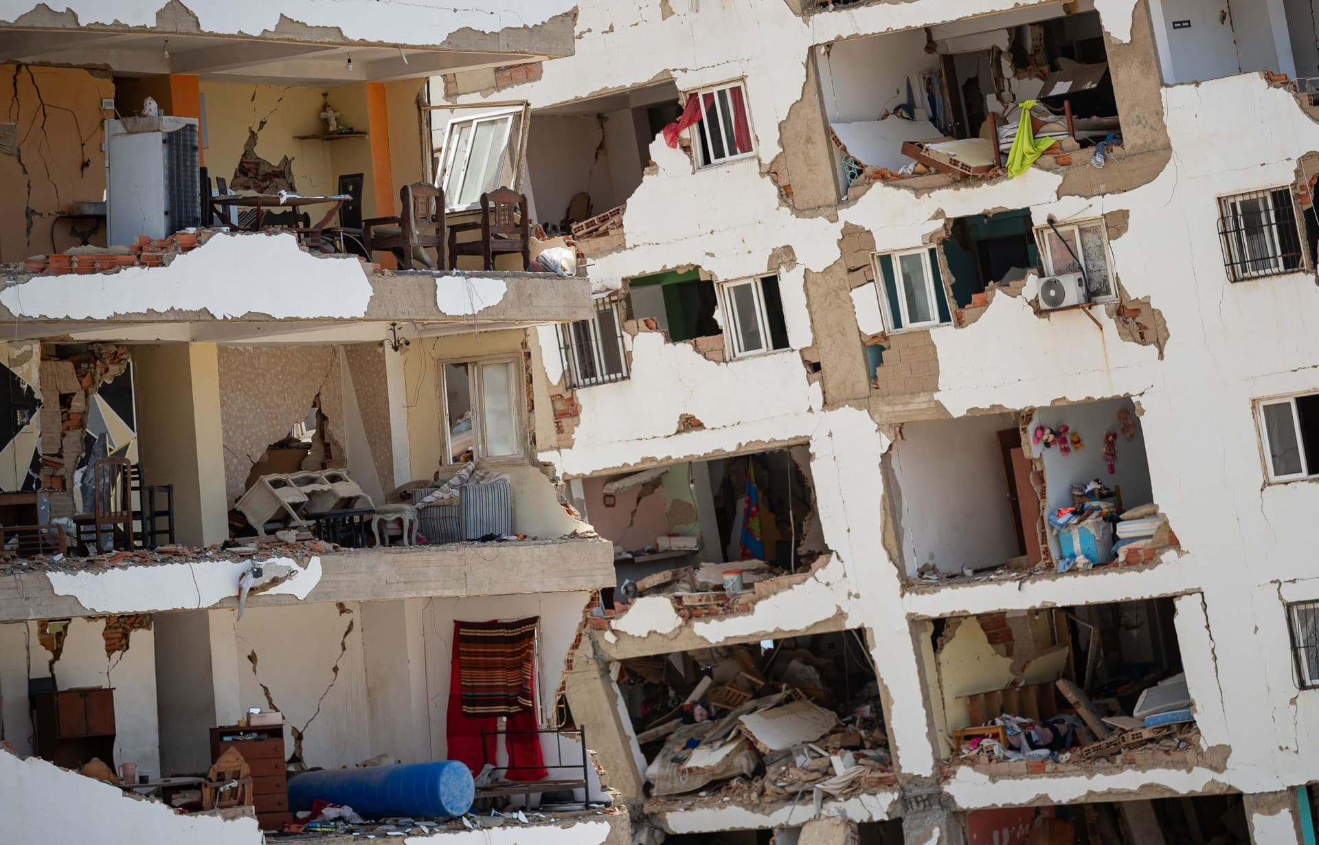 ONG demandan transparencia y democracia tras el sismo en Venezuela