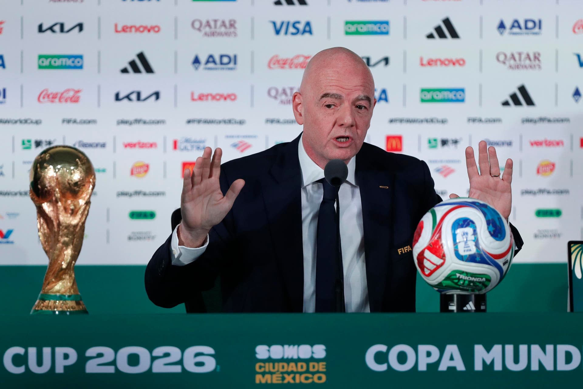 Infantino convoca reunión urgente en la FIFA tras controversia