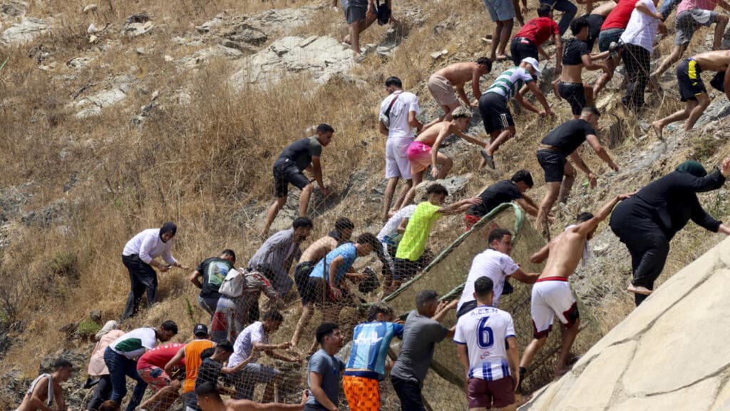 Crisis migratoria en Ceuta: 70 arrestos en Marruecos tras disturbios