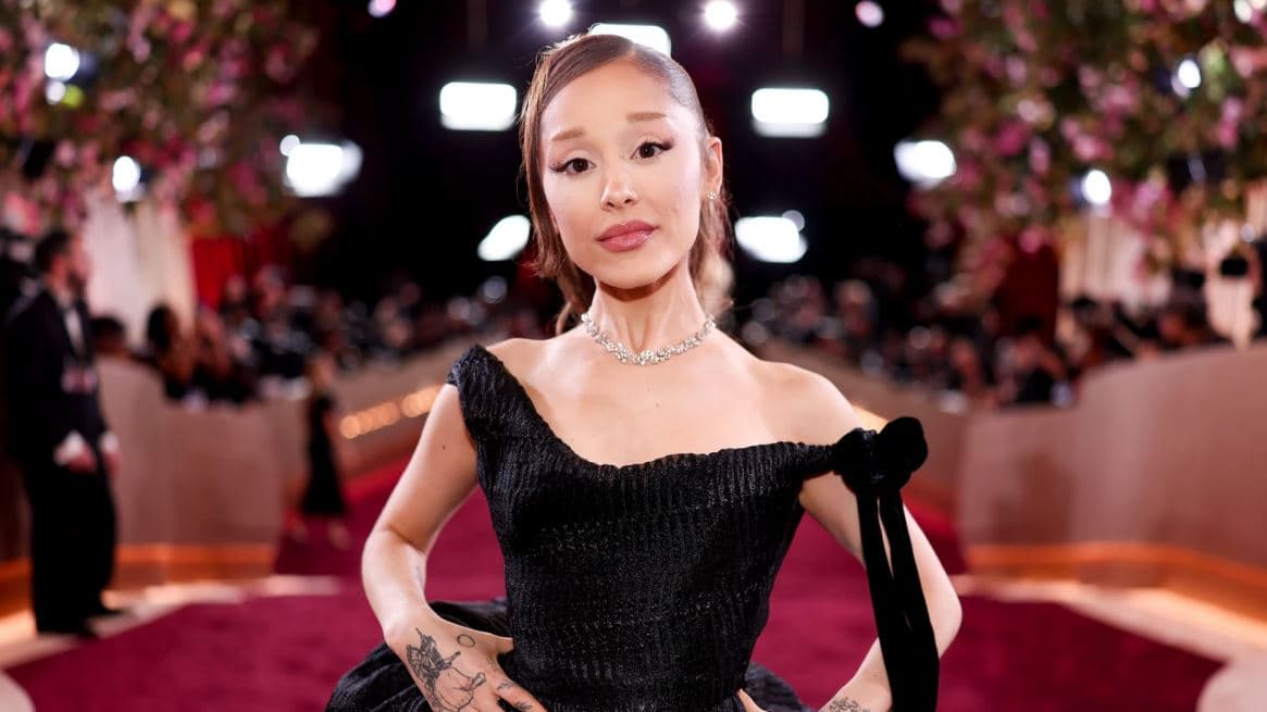 Ariana Grande se retira temporalmente del escenario tras su gira