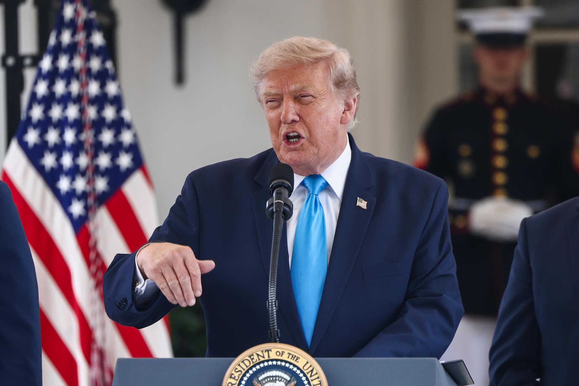 Trump advierte a Omán sobre consecuencias si interfiere en acuerdo con Irán