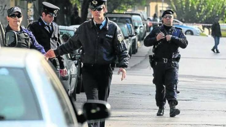 Escalofriante caso en Grecia: hijo guarda el cadáver de su padre para cobrar pensión