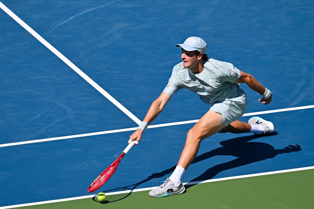 Fonseca Impacta en Montreal: Triunfo sobre Tsitsipas y Pasaje a Tercera Ronda