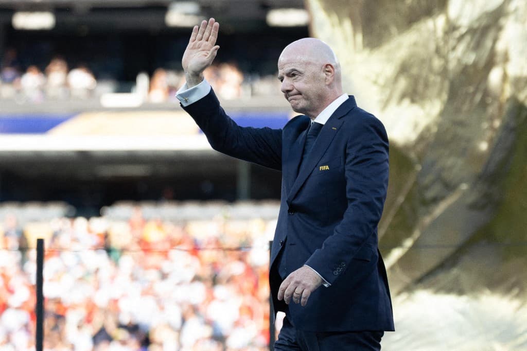 Conflicto FIFA-UEFA: Acusaciones de Desprestigio Agitan el Fútbol Mundial