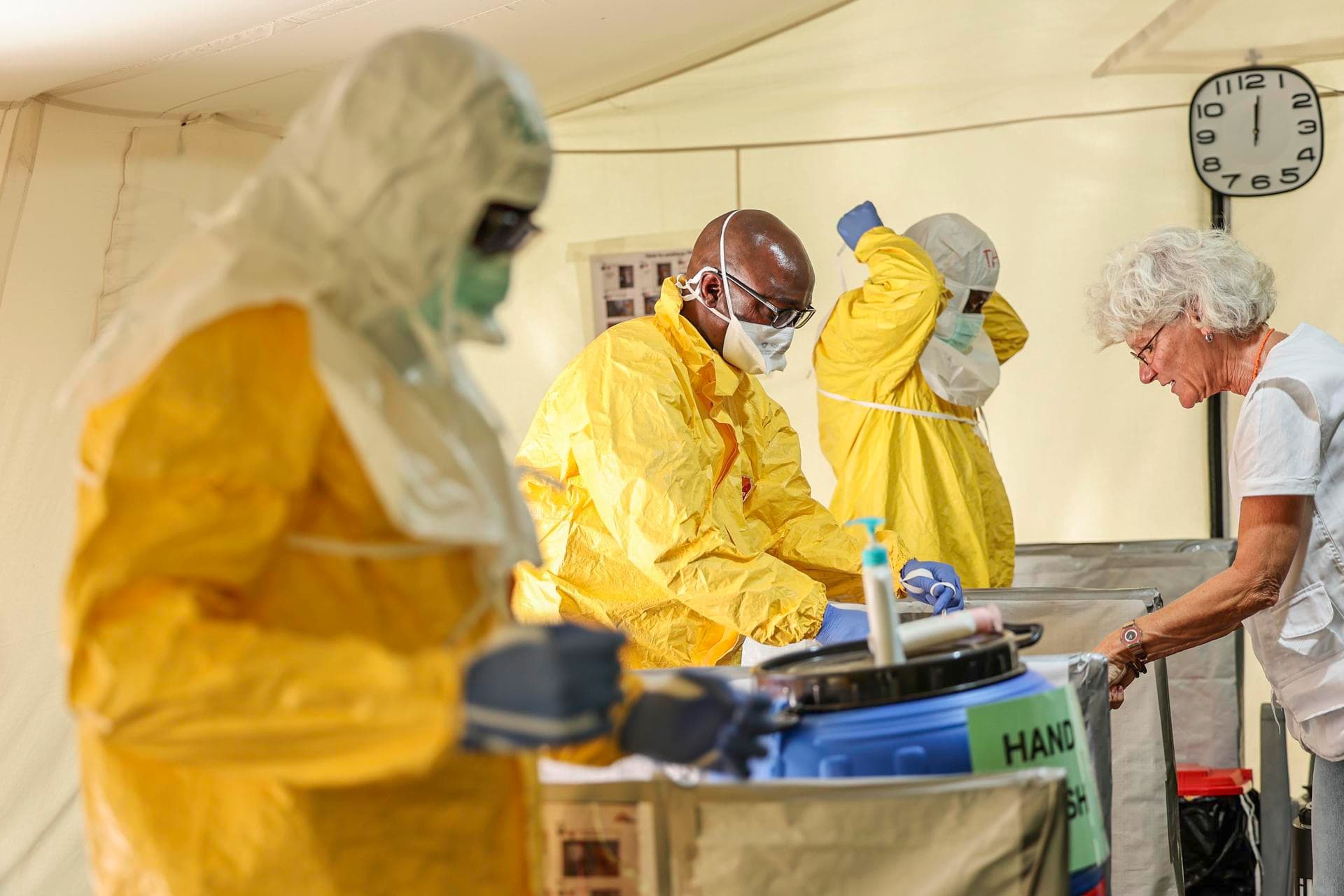 República Democrática del Congo enfrenta un brote de ébola sin precedentes
