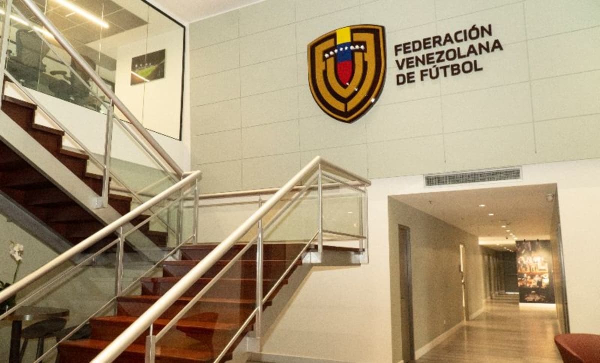 FVF Reitera Compromiso con CONMEBOL y Gianni Infantino