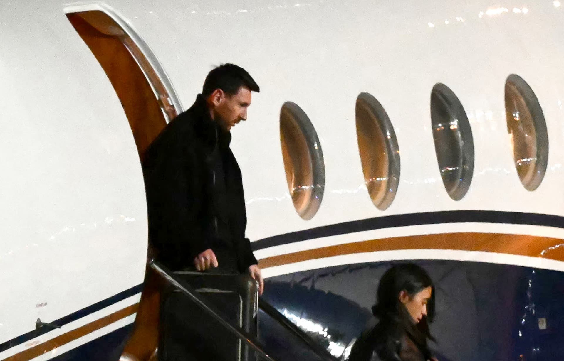 Lionel Messi regresa a Argentina para honrar la memoria de su padre