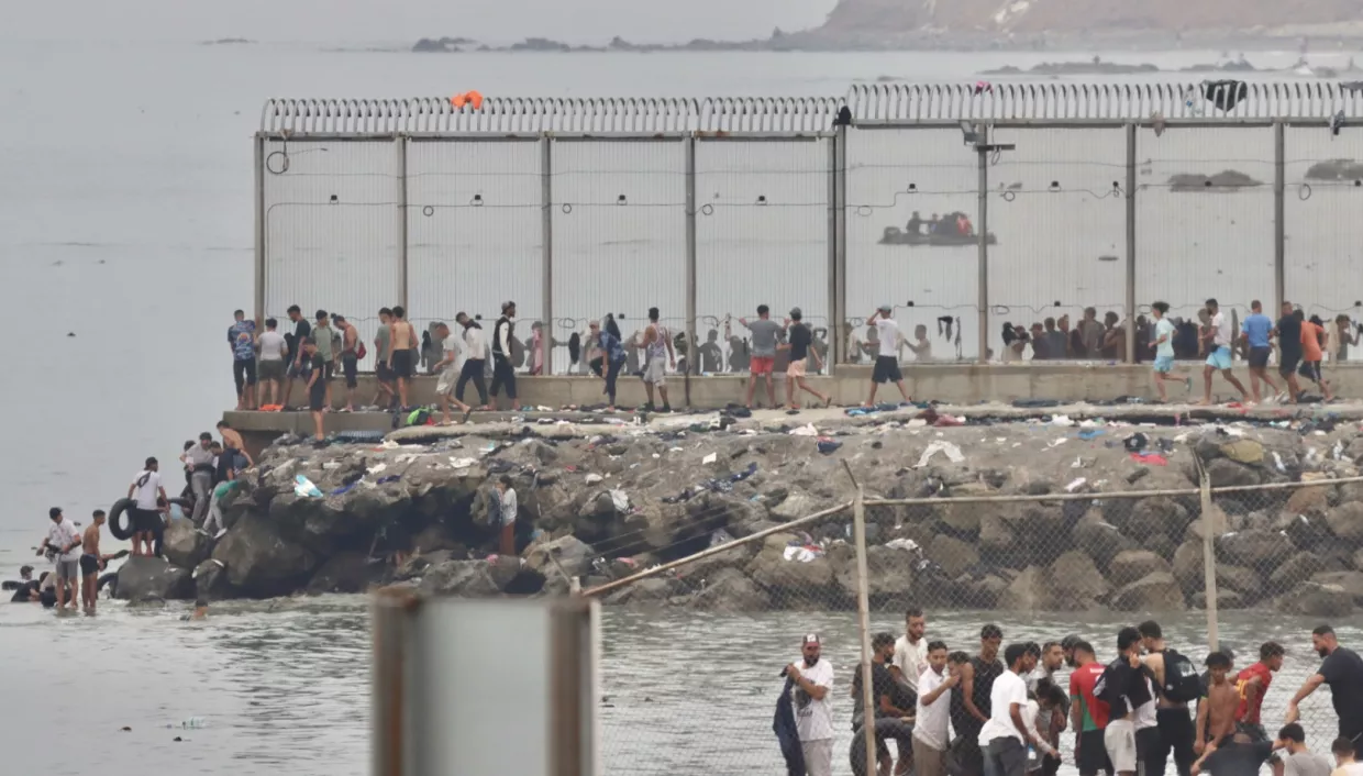 Marruecos Detiene a Migrantes en Intentos Fallidos de Cruzar a Ceuta