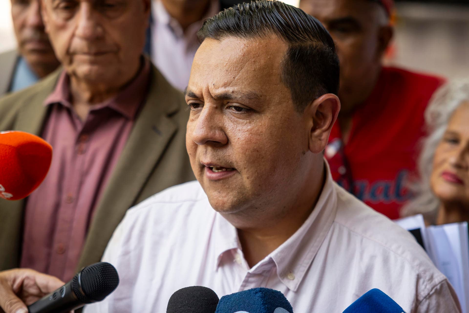 Javier Tarazona critica a Héctor Rodríguez por crisis educativa en Venezuela