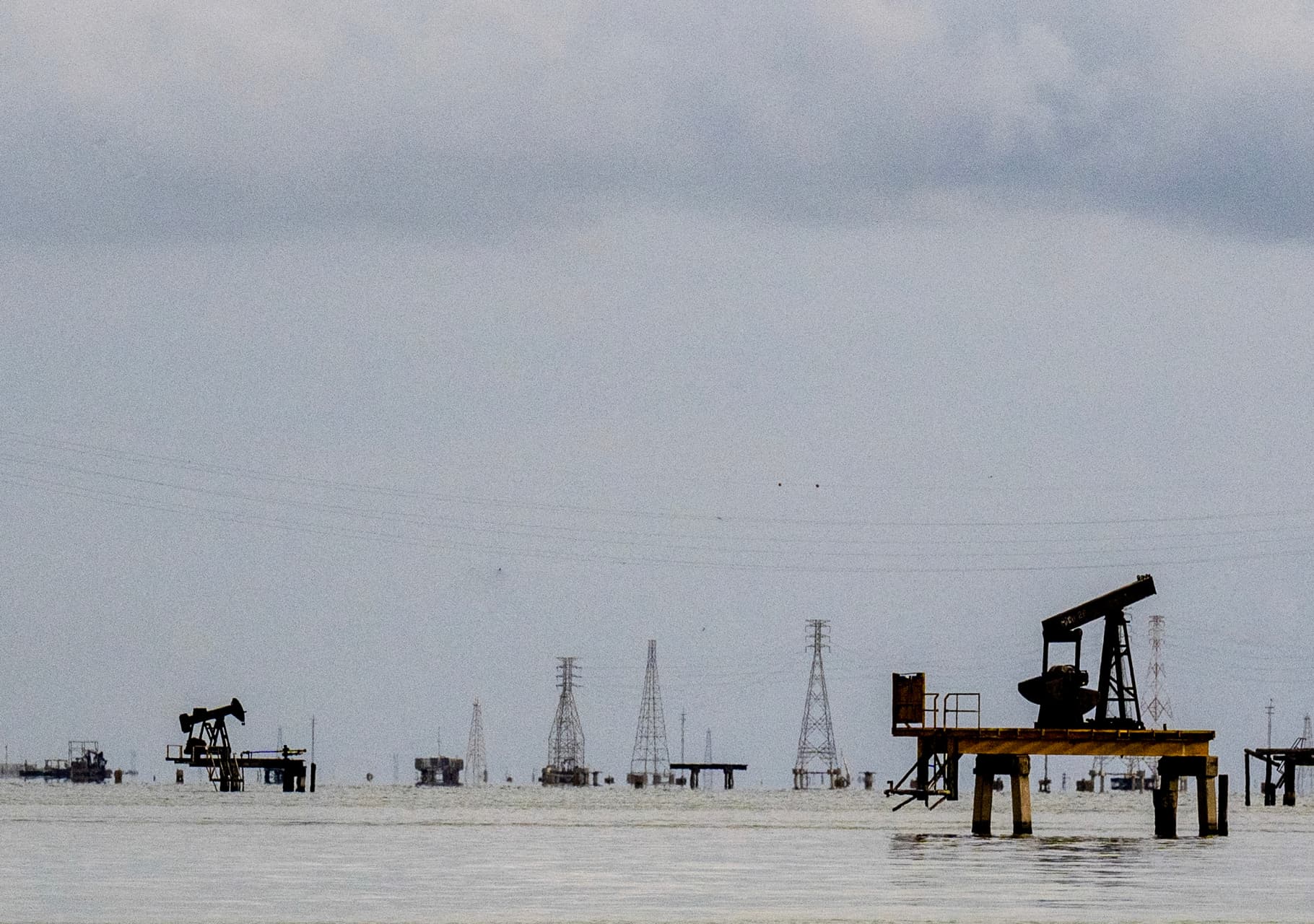 Venezuela adquiere equipos petroleros usados en EE.UU. para aumentar producción