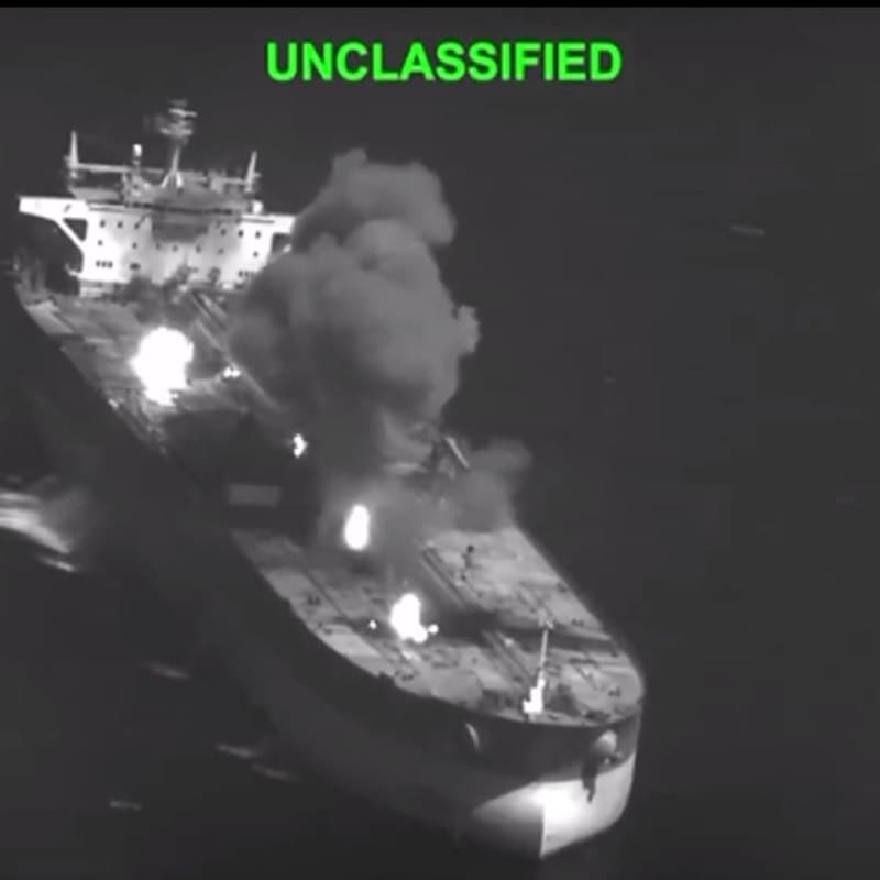 EEUU Ataca Petroleros Iraníes en Respuesta a Conflicto Militar