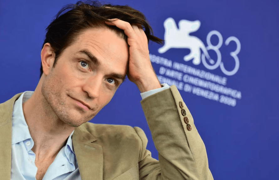 Robert Pattinson Impacta en la Mostra con 'Primetime': Caza de Pederastas