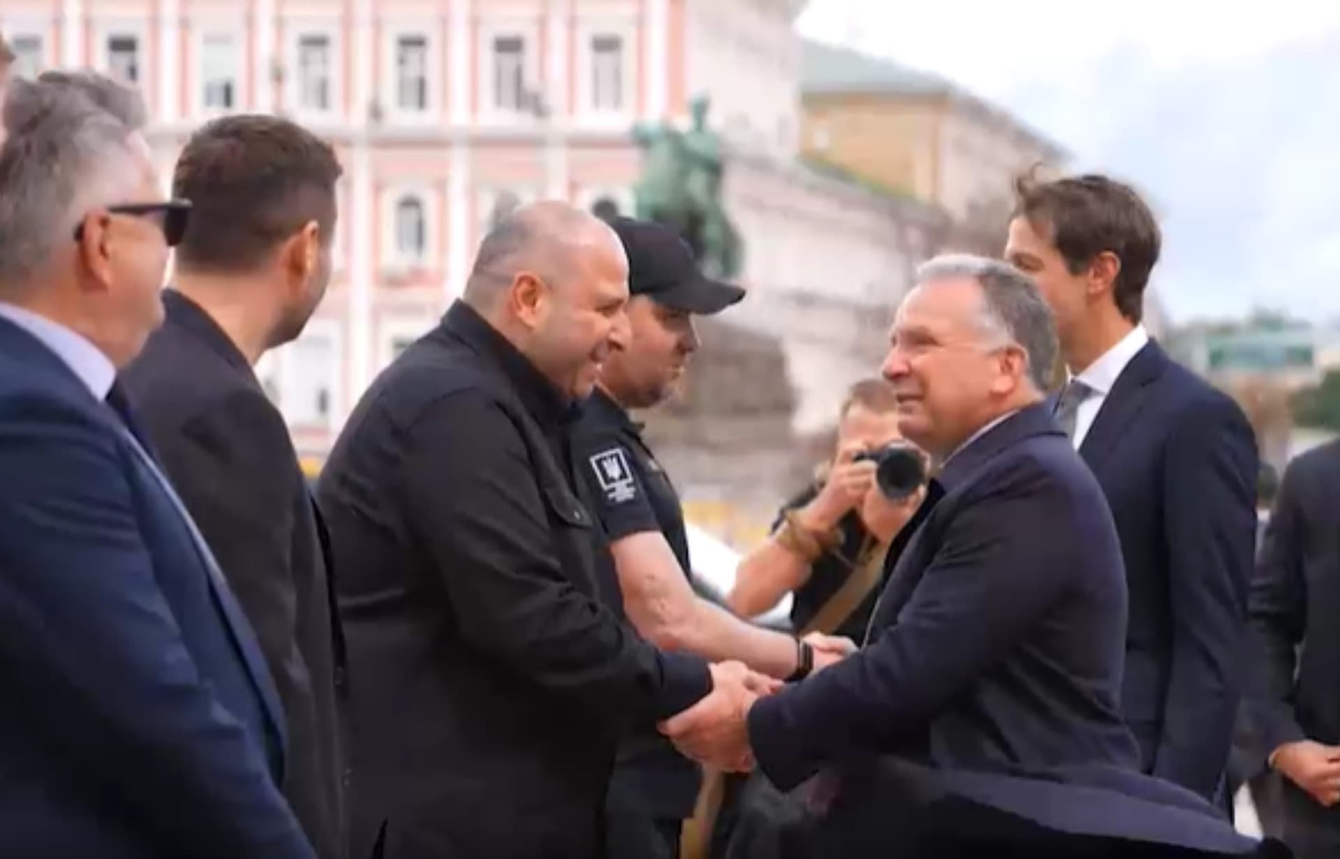 Emisarios de la Casa Blanca se encuentran con Zelenski en Kyiv