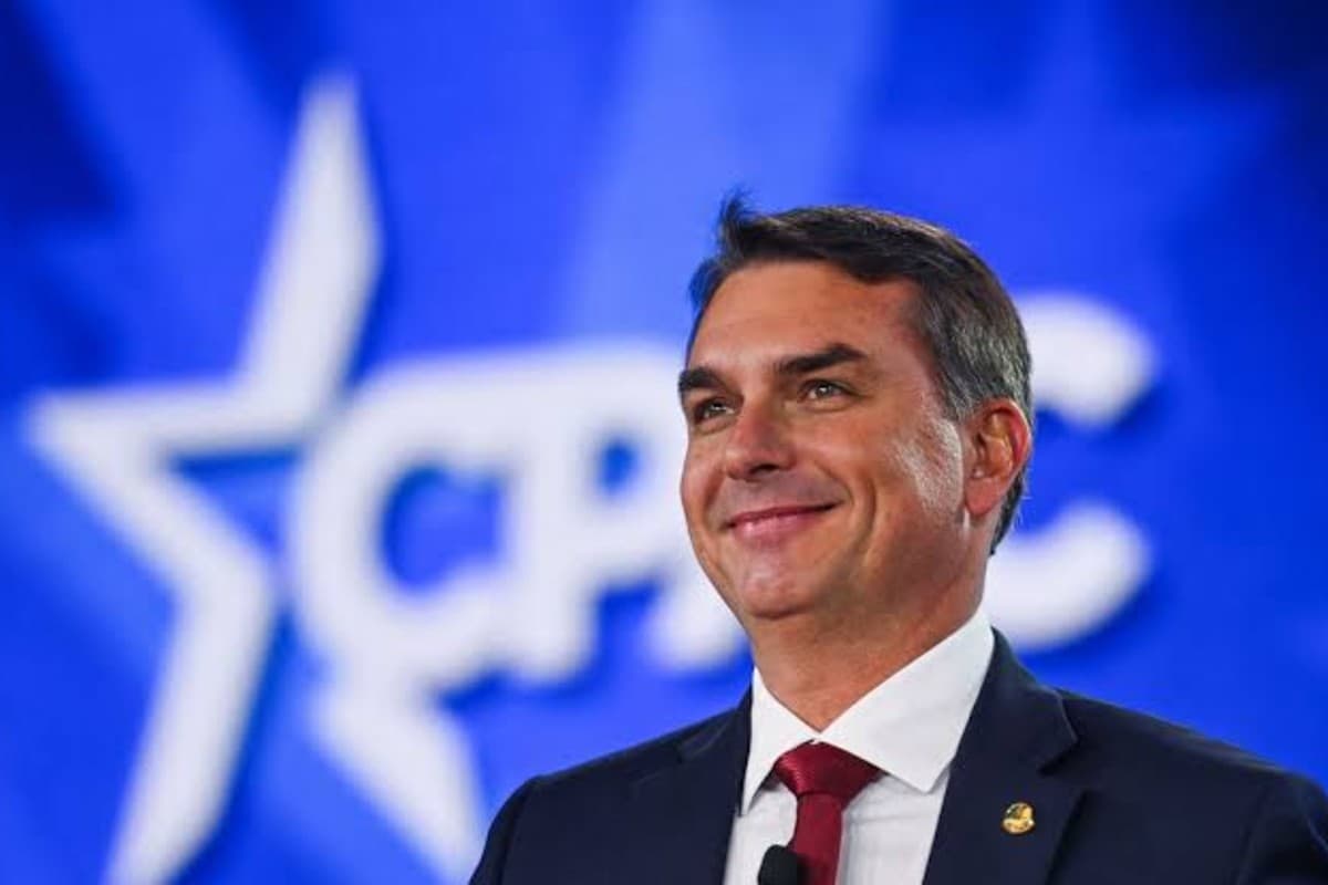 Lula y Bolsonaro: La Carrera Electoral en Brasil se Ajusta