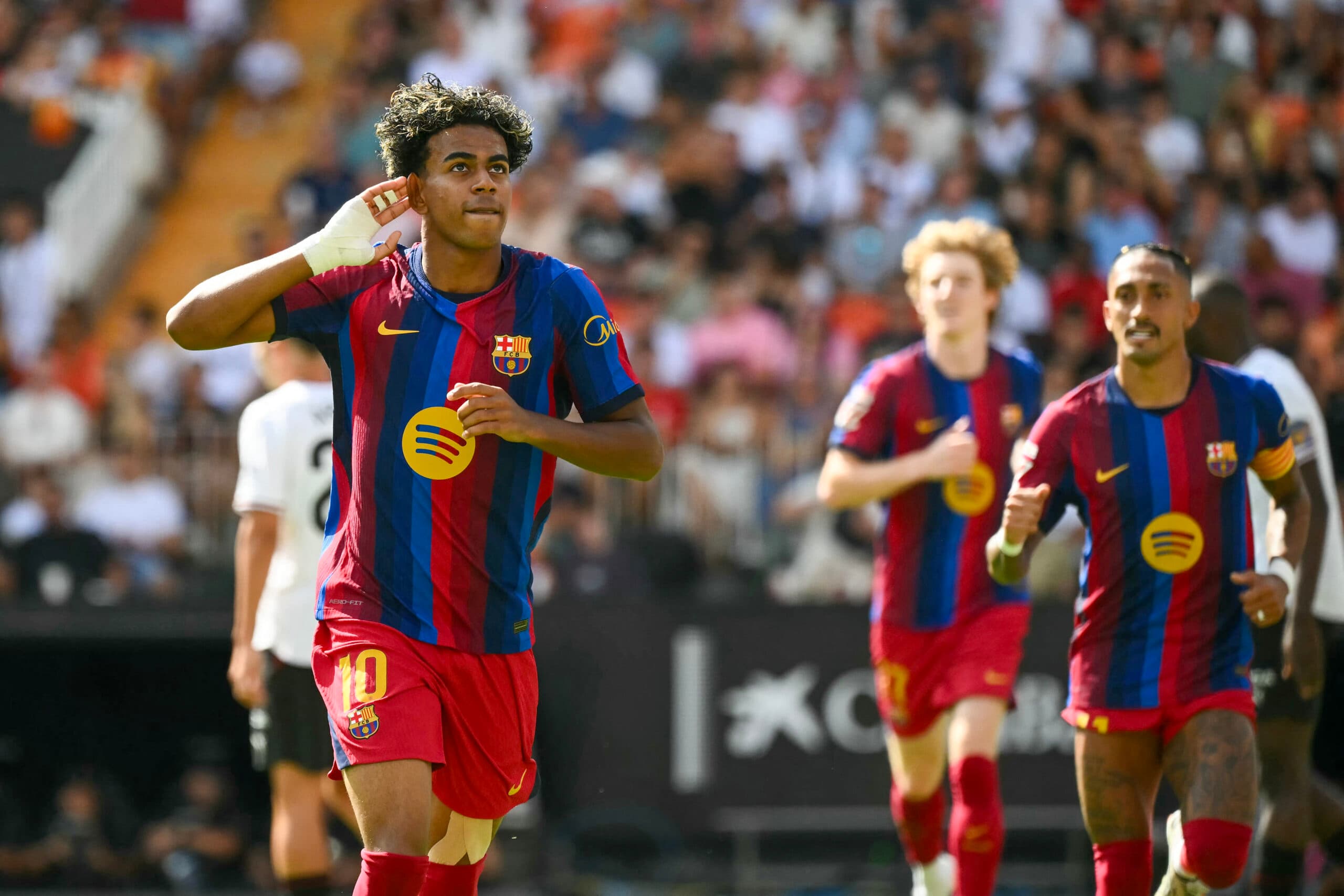 Barcelona arrasa al Valencia 5-0 y se posiciona como líder en La Liga