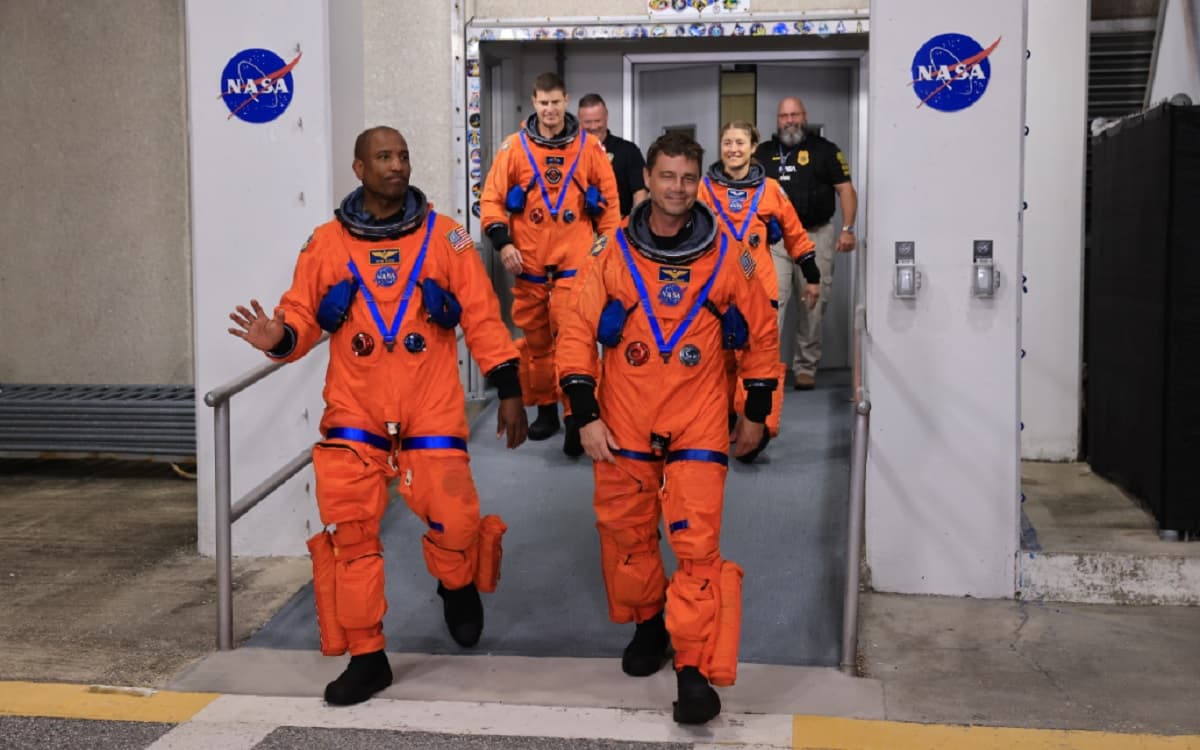 La NASA honra a Victor Glover y Reid Isaacman como astronautas eméritos