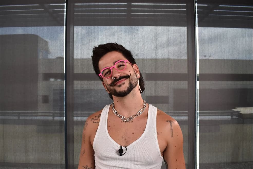Camilo Lanza un Álbum Emocional para el Futuro de sus Hijas