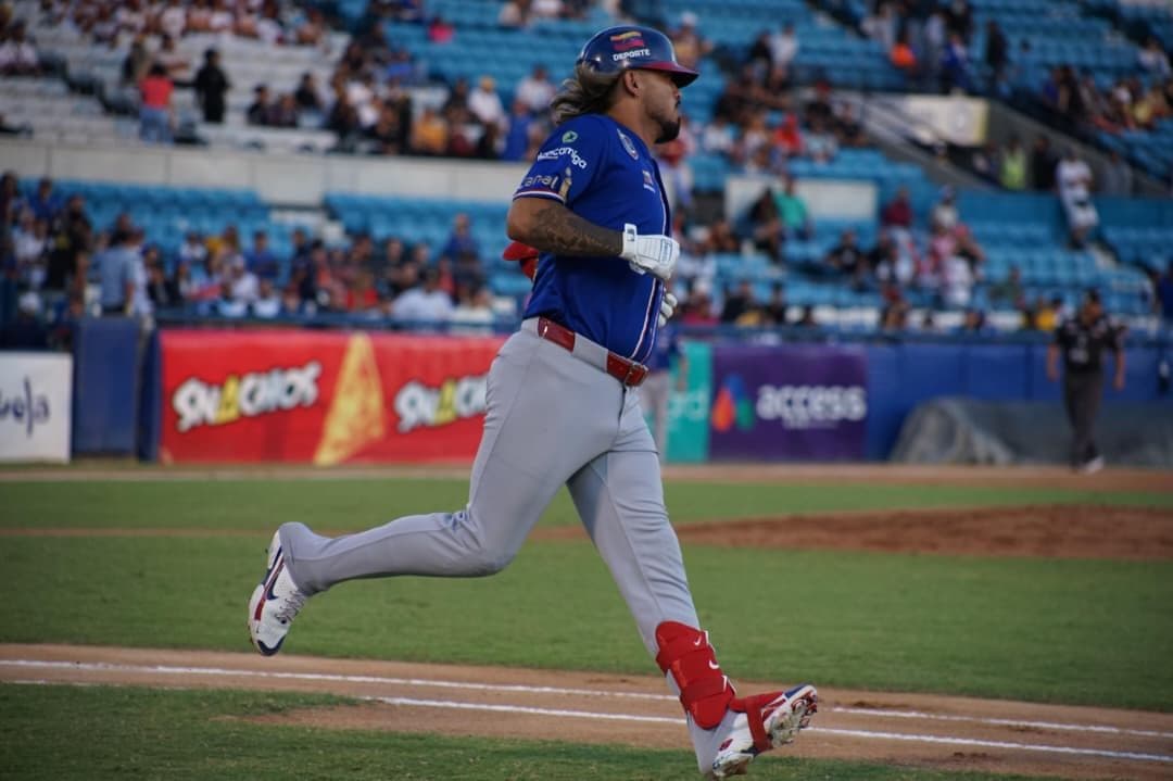 Tiburones de La Guaira arranca sus prácticas el 28 de septiembre