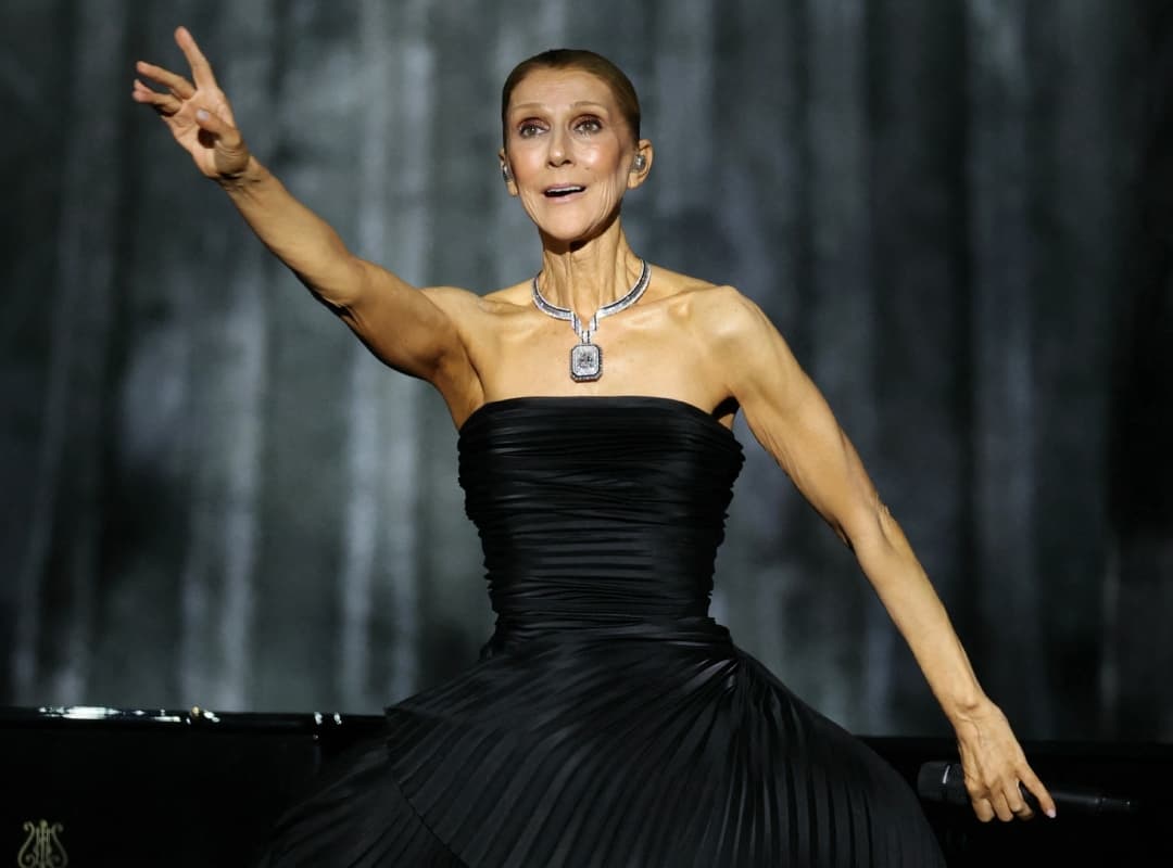 Céline Dion regresa a los escenarios de París y emociona a sus fans