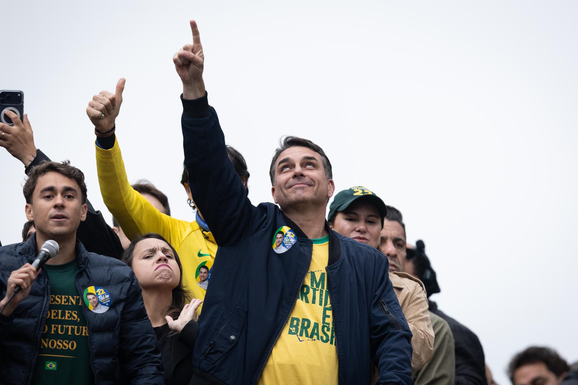 Primera vez: Bolsonaro supera a Lula en sondeo electoral hacia 2026