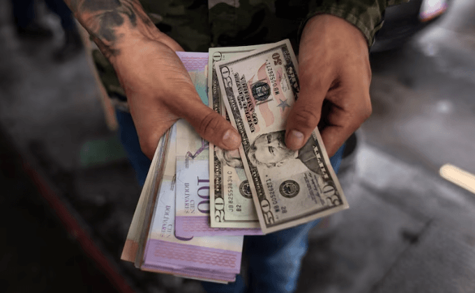 Bonos vs Sueldo Mínimo: Urge Revertir la Política Salarial en Venezuela