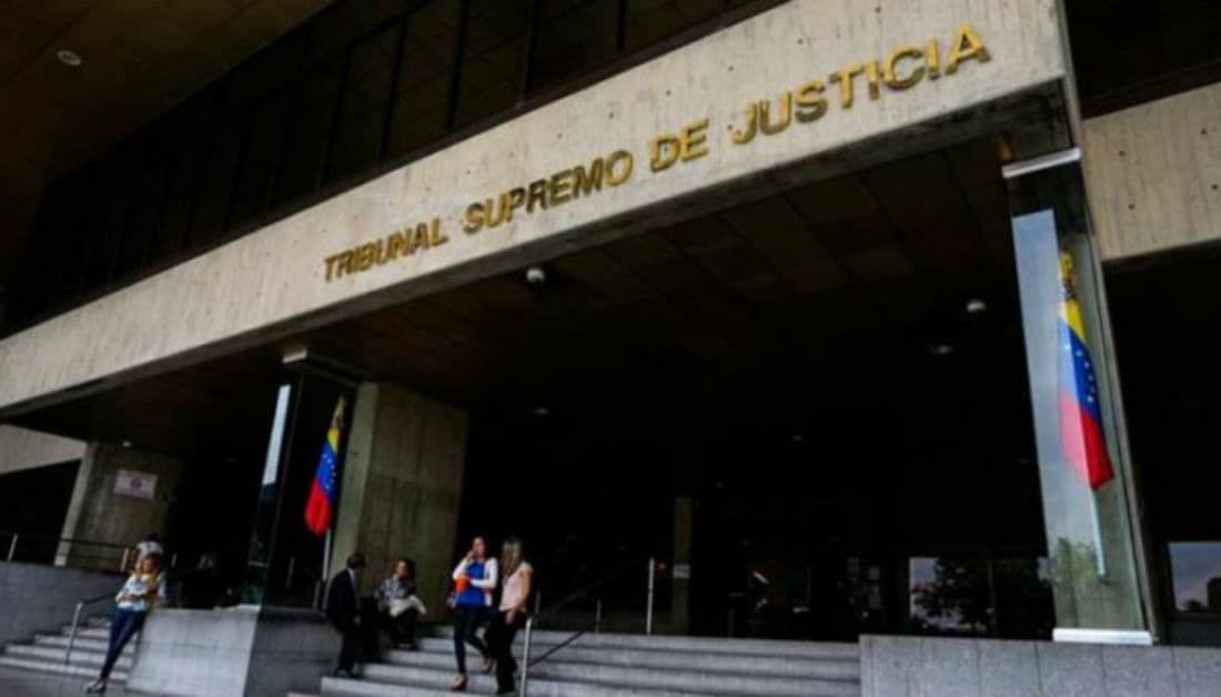 Decanos de Derecho demandan al Ejecutivo por salarios congelados en Venezuela