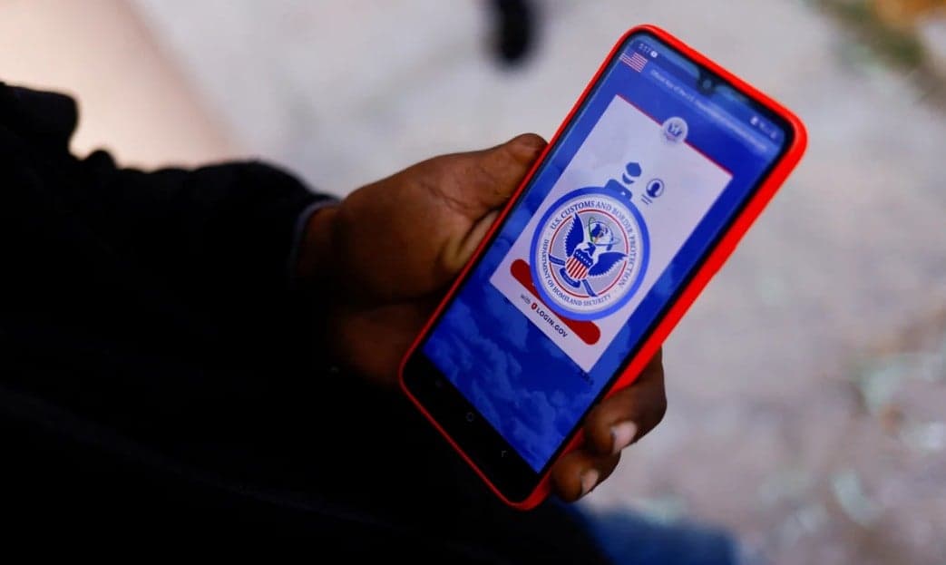 Jueza de EE. UU. Restablece Estatus Migratorio para Migrantes de CBP One
