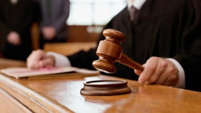 Detención de Juez en Caso Convit-Iliopoulos: Un Nuevo Capítulo de Coerción Judicial en Venezuela