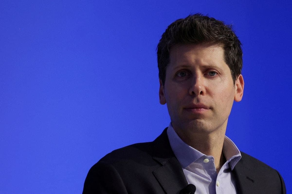 Sam Altman propone frenar la IA y busca respaldo global