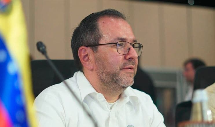 Otro intento de Yván Gil para "demostrar" alianzas: esta vez con Países Bajos