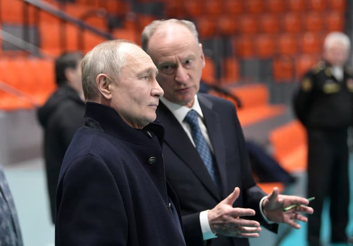 Rusia considera desplegar su armada para proteger petroleros en crisis