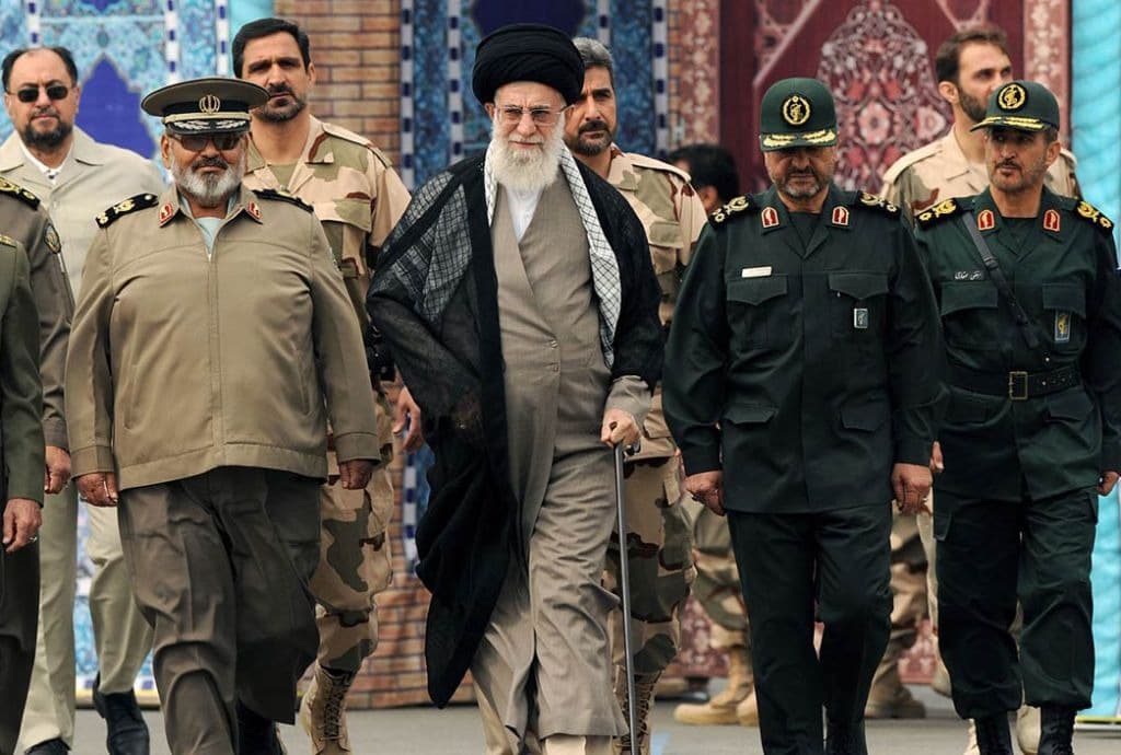 Iran: Guardia Revolucionaria clama venganza tras la muerte de Jamenei