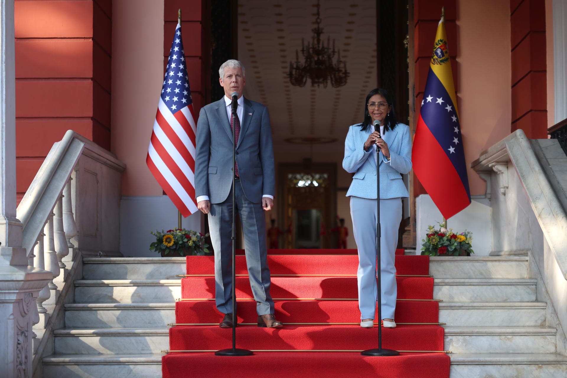 Venezuela y EE.UU. sellan pacto energético a largo plazo