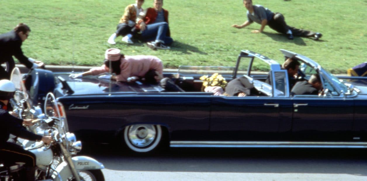 Filme Amateur del Asesinato de JFK Revela Posible Segundo Tirador