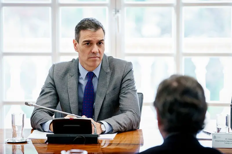 Desafíos de Pedro Sánchez: Crisis en su Gobierno y su Impacto Internacional