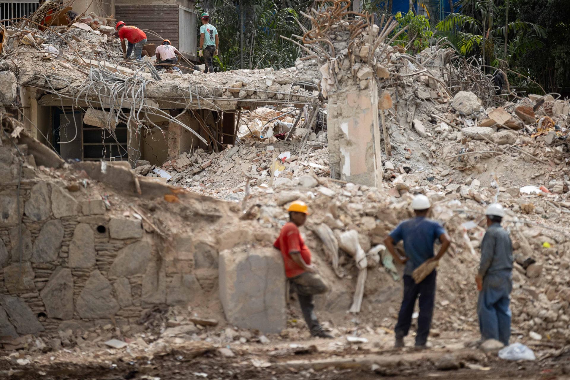 Burocracia Venezolana Impide Rescate de Americanos Tras Terremoto