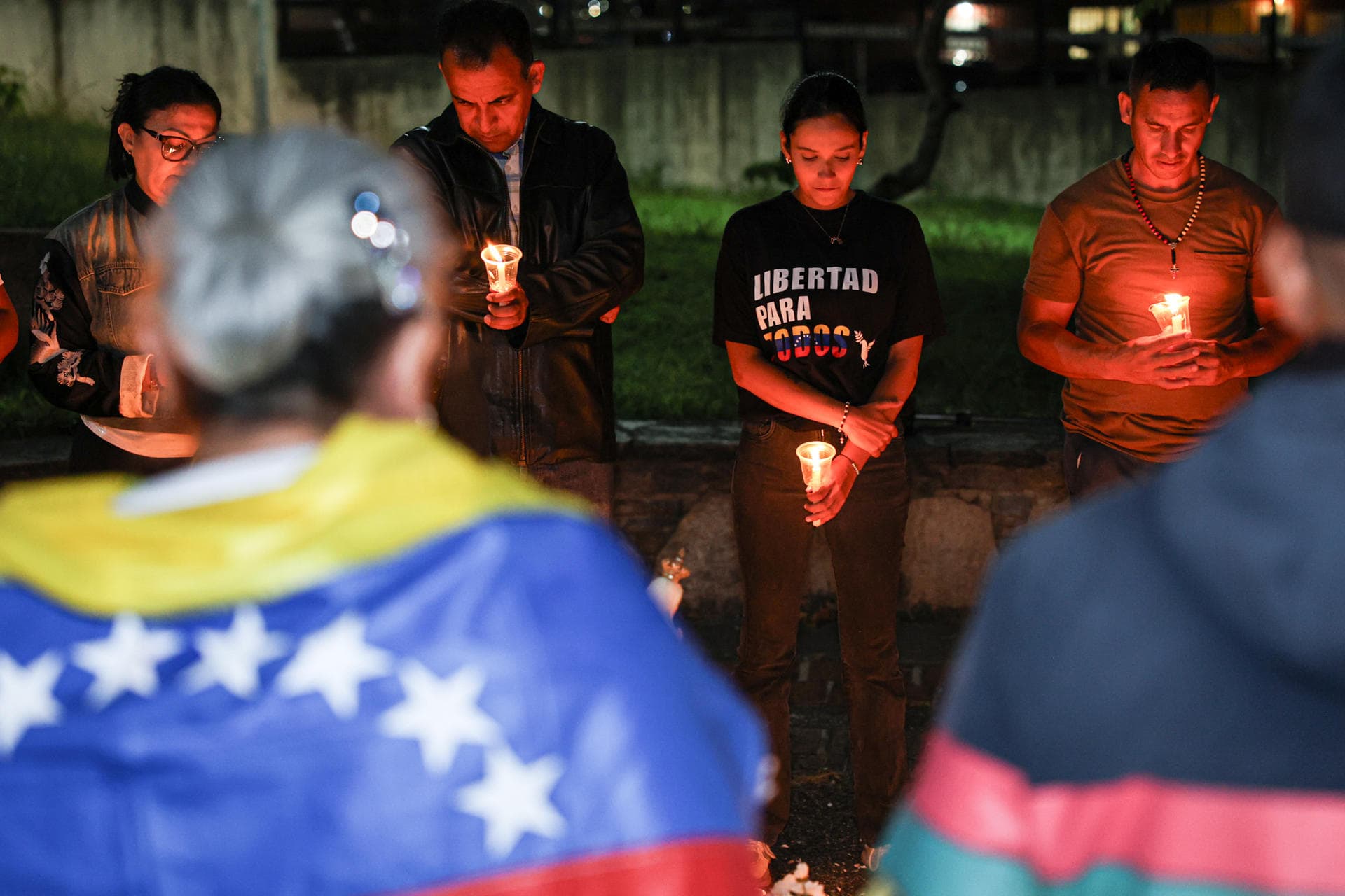 Vigilia por la libertad de presos políticos en El Rodeo I este 9 de julio