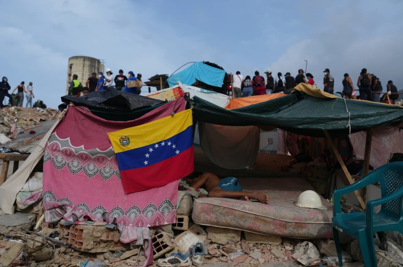 Ruina Compartida: La Costa Venezolana entre Yates y Viviendas Públicas