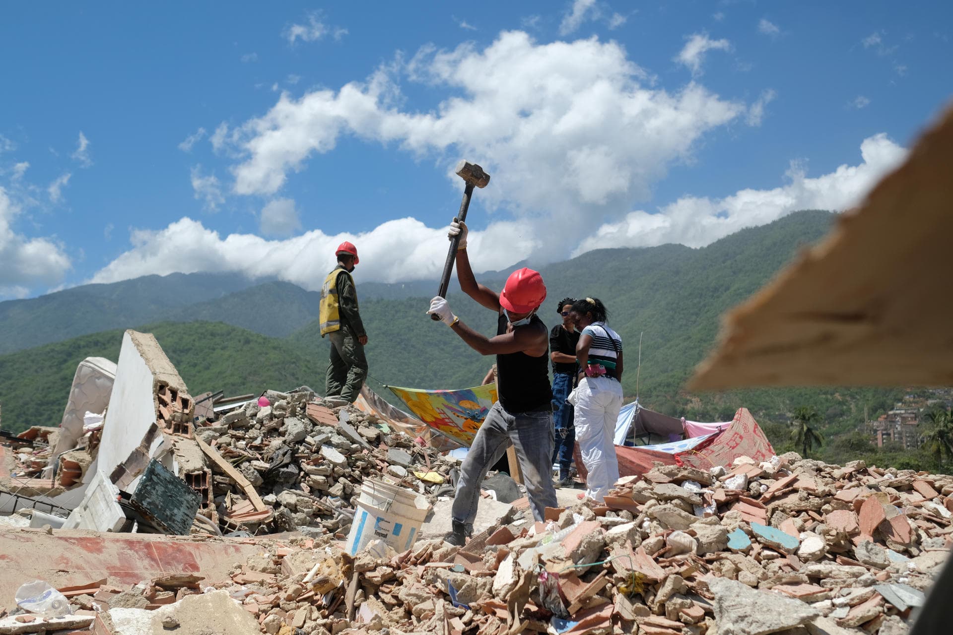 Médicos de Haití llegan a Venezuela en medio de crisis humanitaria