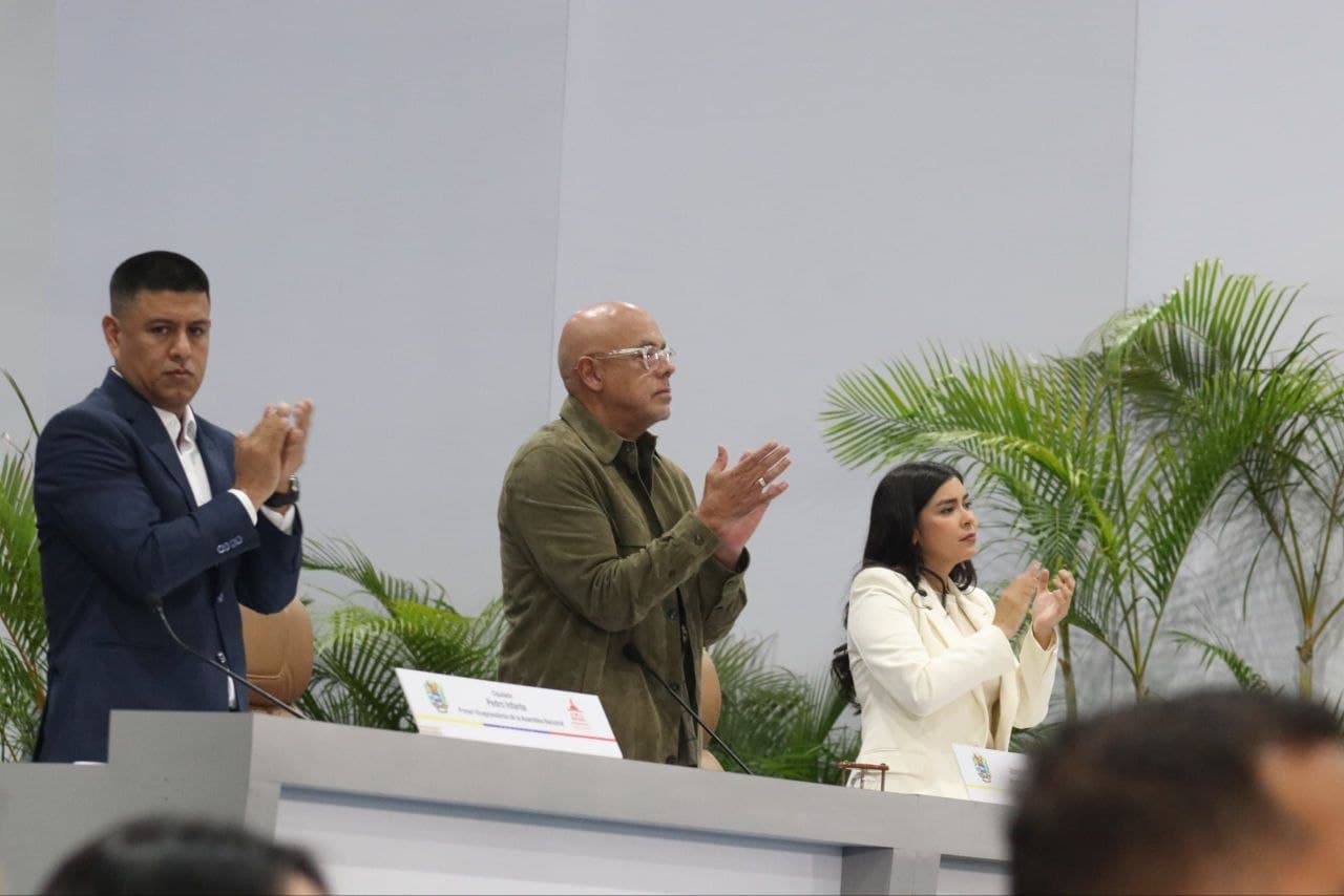 Seis representantes del régimen de Delcy Rodríguez para negociaciones con la AN