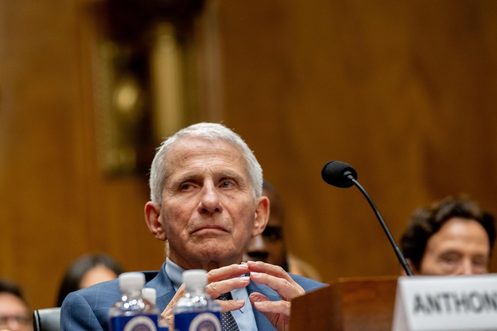 Fauci en el punto de mira: desacato del Congreso por su gestión pandémica