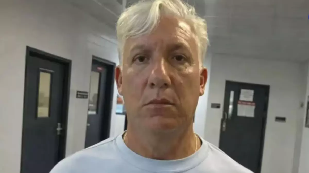 EE.UU. Deporta a Espía Cubano Infiltrado en la Comunidad de Miami