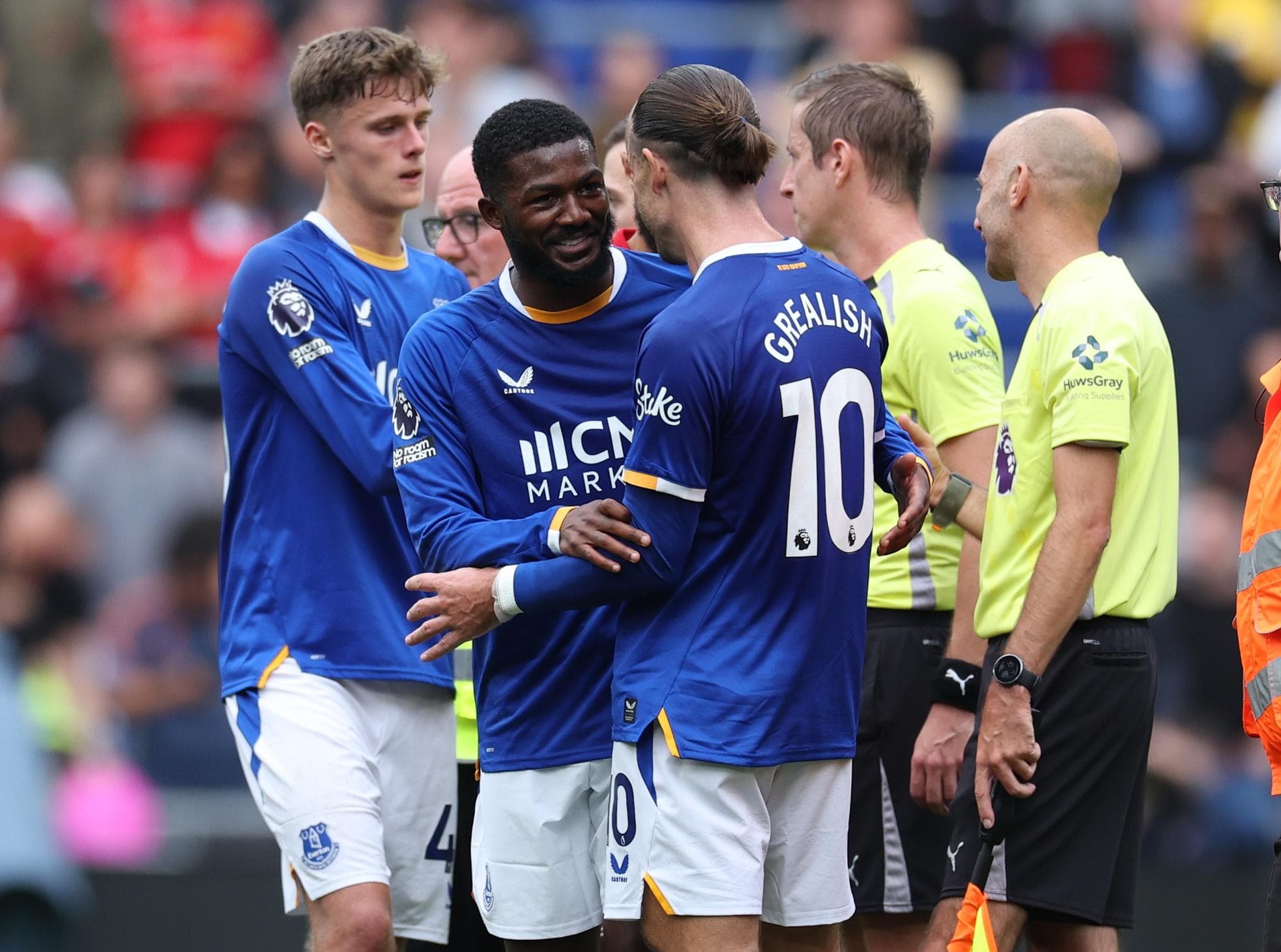 Everton sorprende con un gol en el último minuto al Manchester United