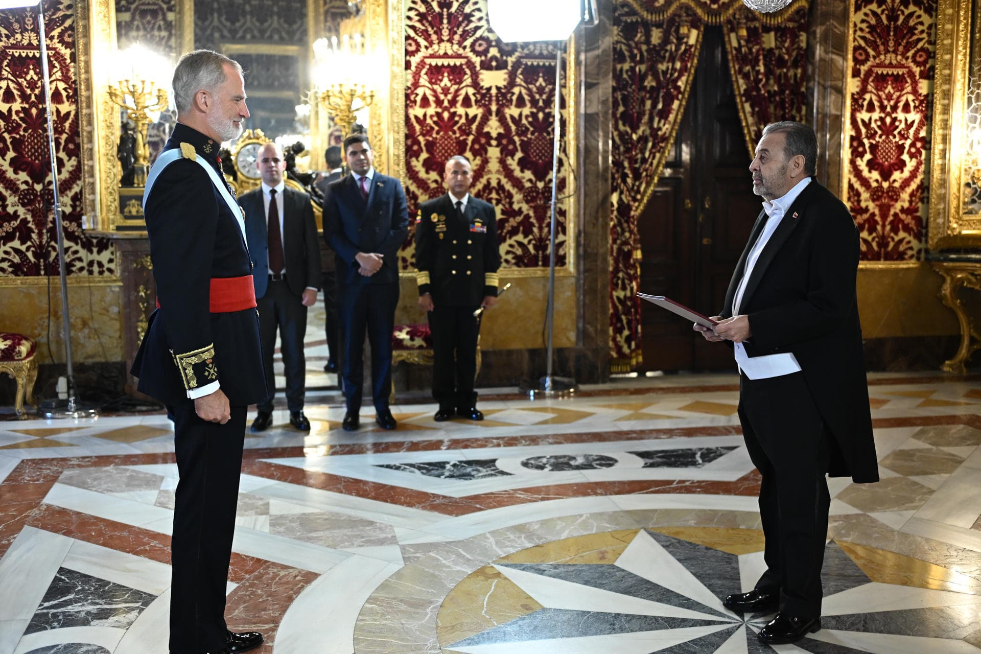Timoteo Zambrano y Juan Antonio Coloma presentan credenciales al rey Felipe VI