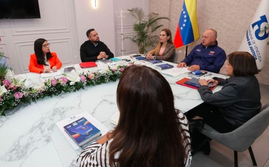 Reunión de Diosdado Cabello y Caryslia Rodríguez ante renovación del TSJ